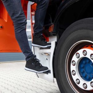 Werkschoenen voor mensen die werken in de vrachtwagen